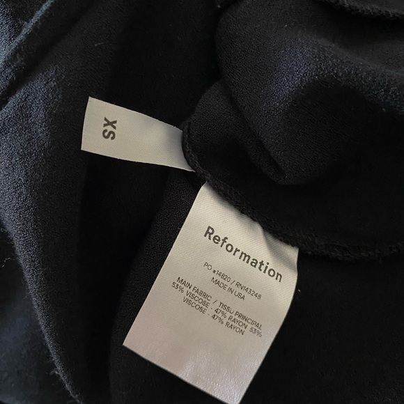 REFORMATION Black Nell Puff Sleeve V Neck Button Front Slim Fitting Top Size XS - Picture 10 of 10